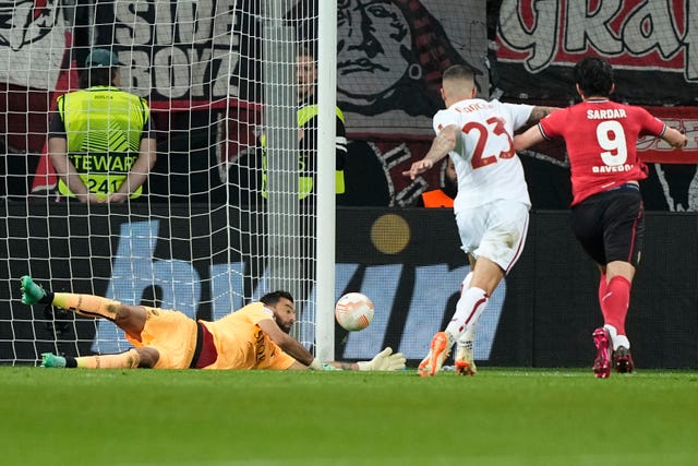 Roma’s goalkeeper Rui Patricio makes a save 