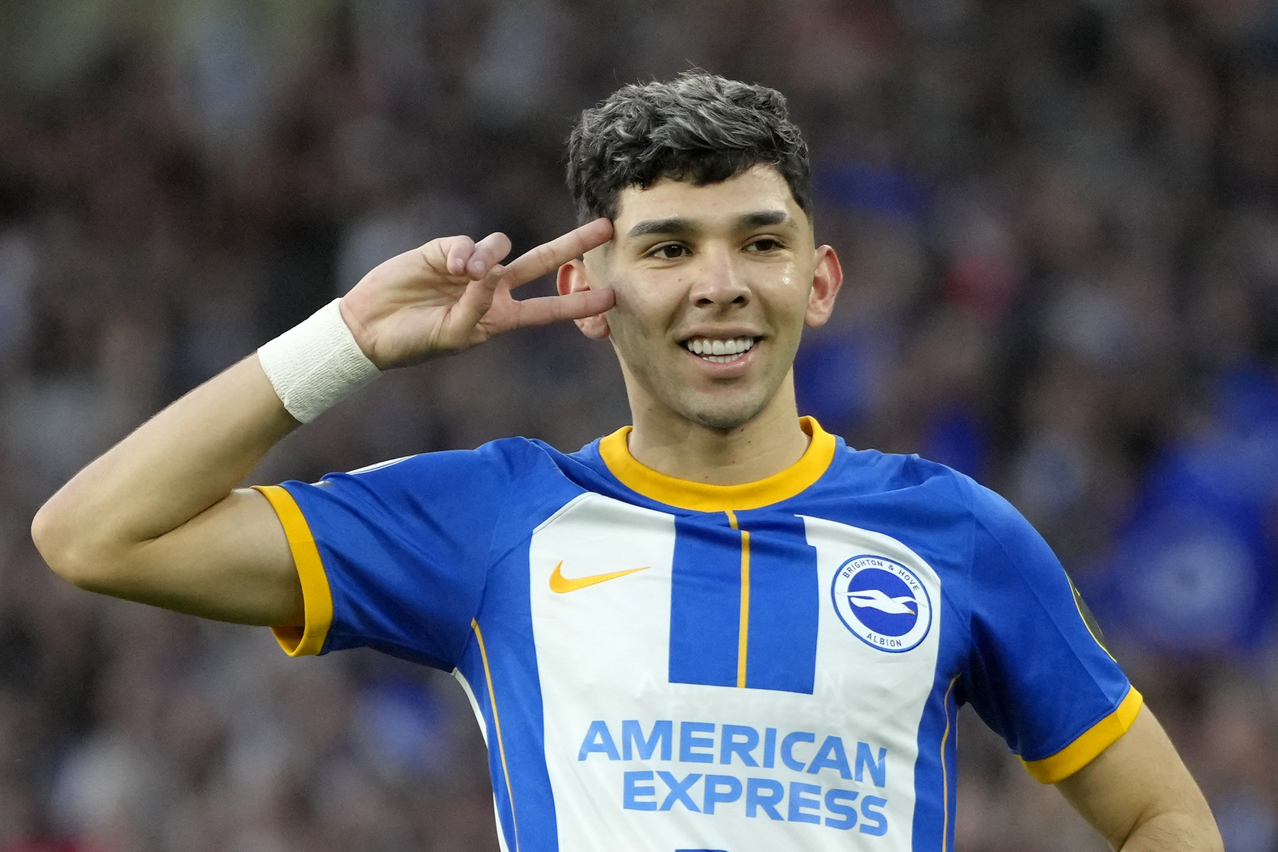 布莱顿 1-1 曼城：恩西索绝杀扳平比分