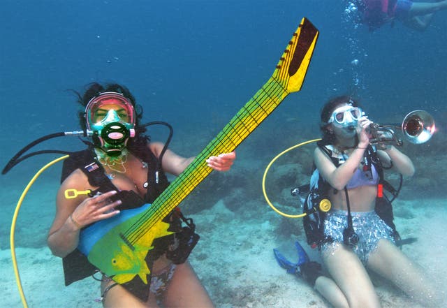 Underwater Music show