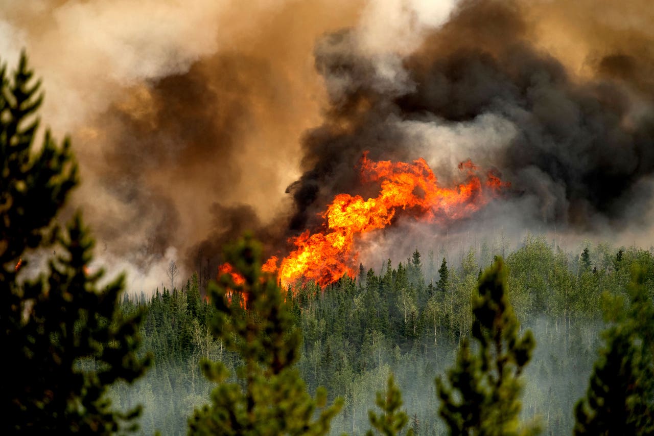 People In Path Of Wildfires In Canadas Northwest Territories To Be Evacuated Guernsey Press 6028