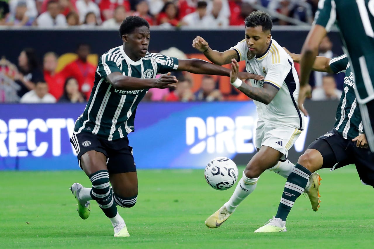 jude-bellingham-scores-in-real-madrid-s-2-0-win-over-manchester-united