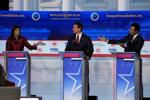 Ron DeSantis, centre, during a Republican presidential primary debate