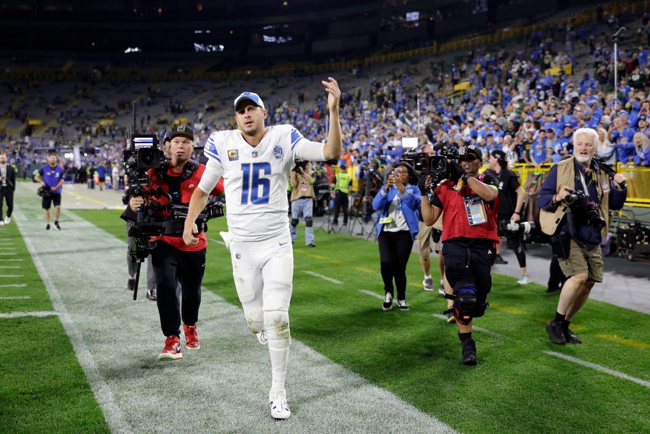 Lions Packers Football