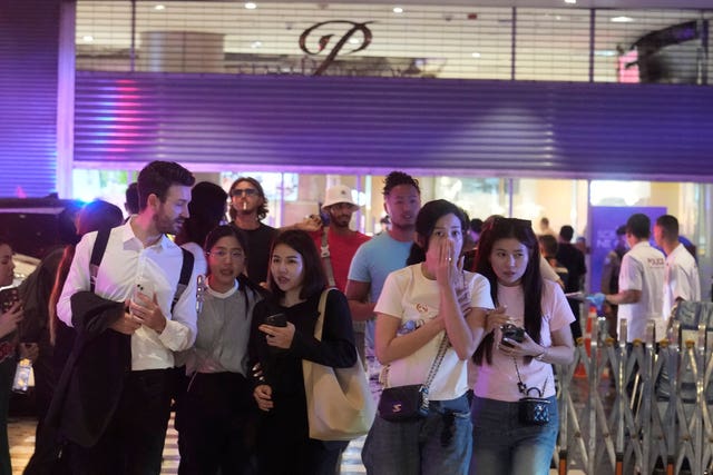 People fleeing from the shopping centre