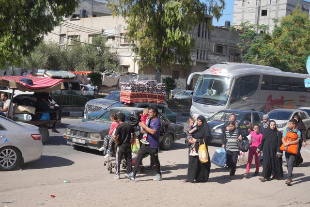 Palestinians flee to the southern Gaza Strip 