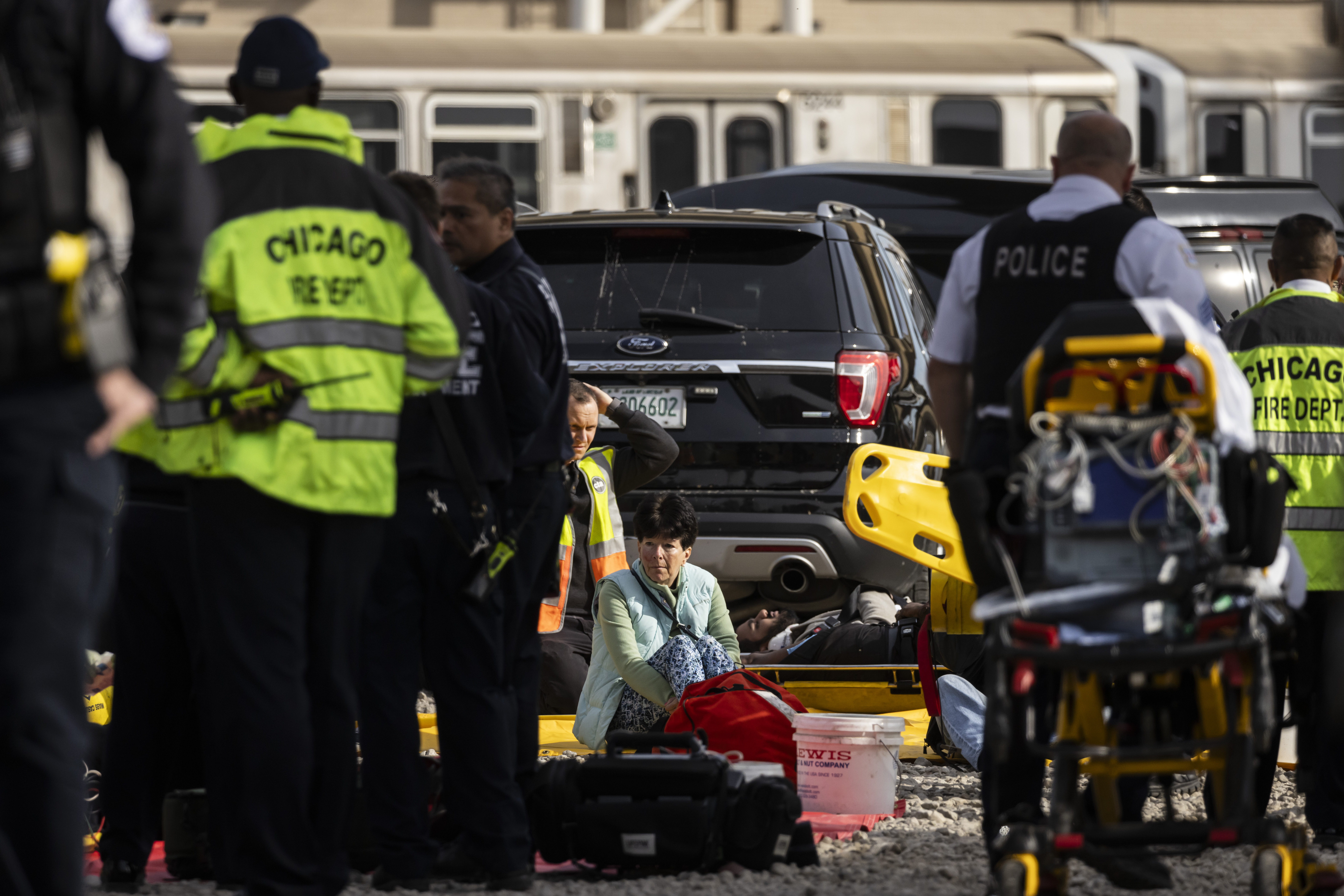 Many Injured As Chicago Commuter Train Crashes Into Rail Equipment ...