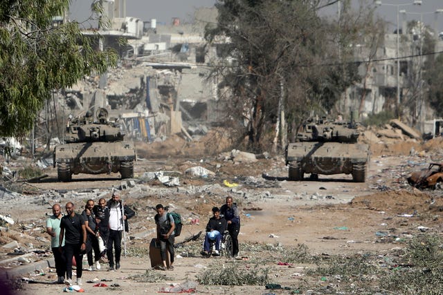 Palestinians flee to northern Gaza