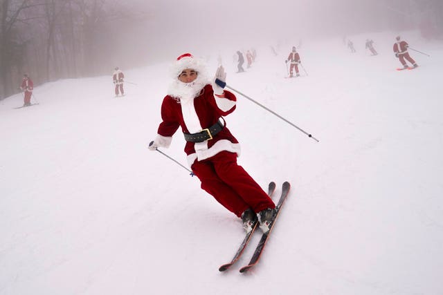 Skiing Santas