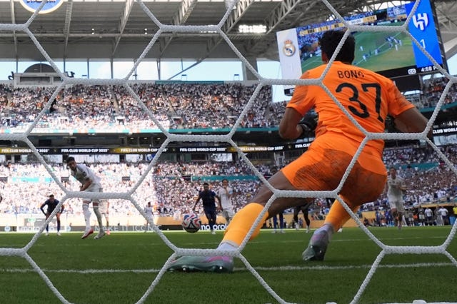 Al-Hilal’s Bono saves Federico Valverde's late penalty