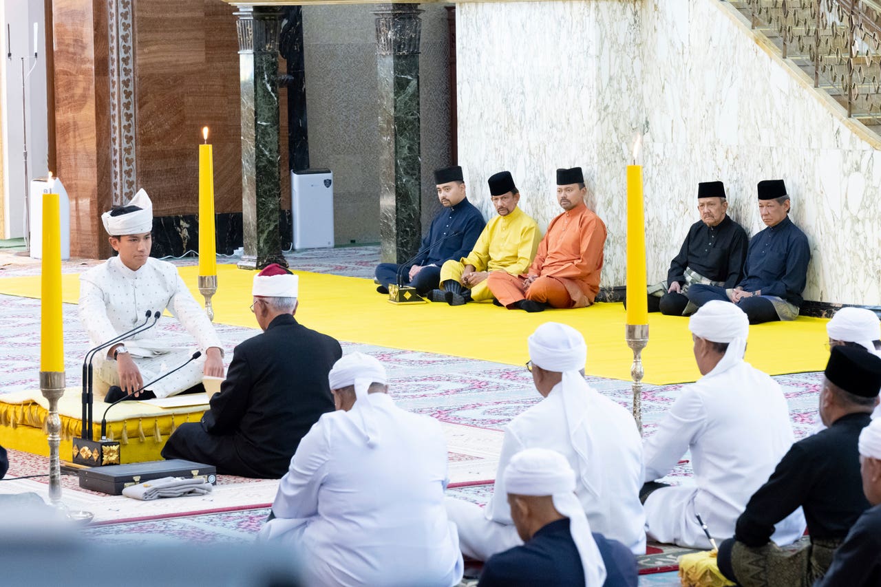 Brunei’s Prince Abdul Mateen weds fiancee in lavish 10day ceremony