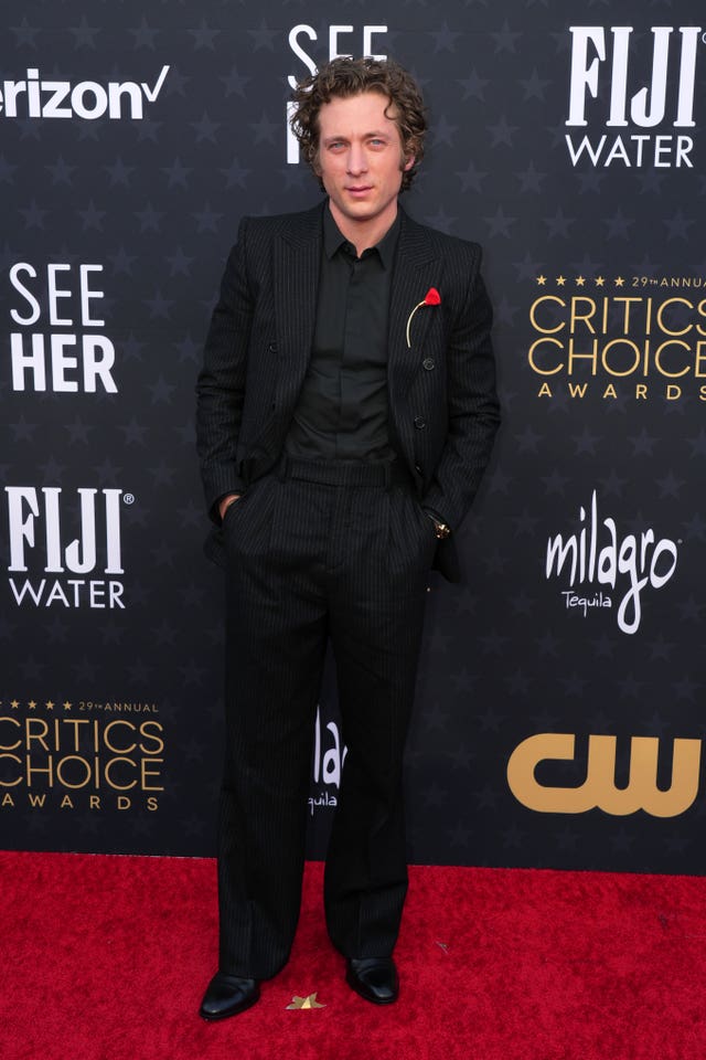 Jeremy Allen White arrives at the 29th Critics Choice Awards 