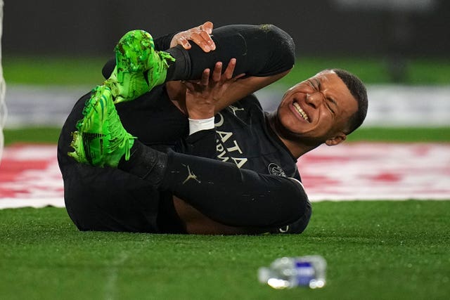 Kylian Mbappe appeared to suffer an injury against Monaco