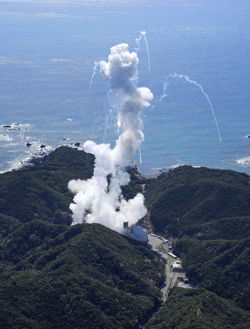 Rocket Exploding After Launch Japan’s first private rocket launch explodes shortly after take-off | LBC