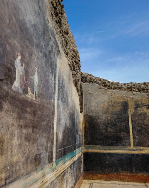 Archaeologists excavating new sites in Pompeii uncover sumptuous ...