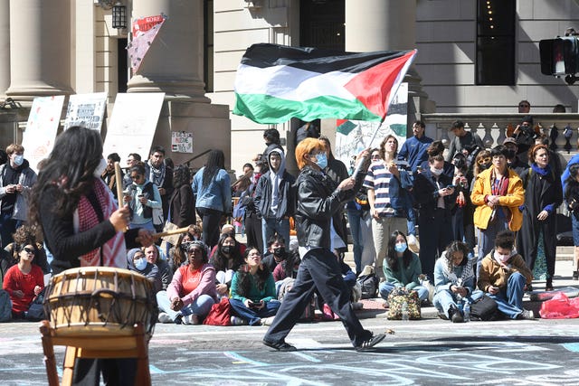 Several hundred students and pro-Palestinian supporters rally on the campus of Yale University 