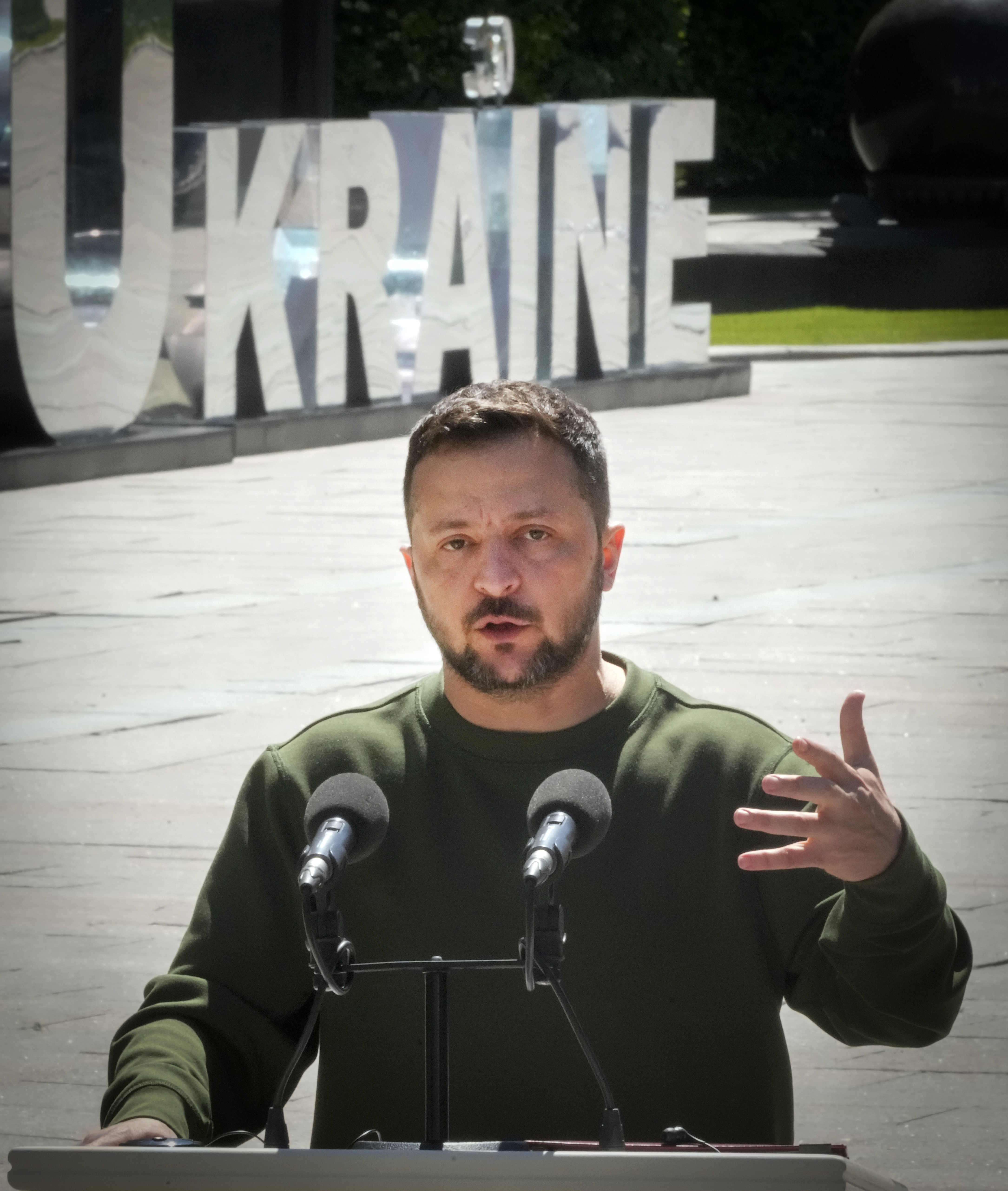 Zelensky Says Russia Has Initiative In Ukraine’s East But New Western ...