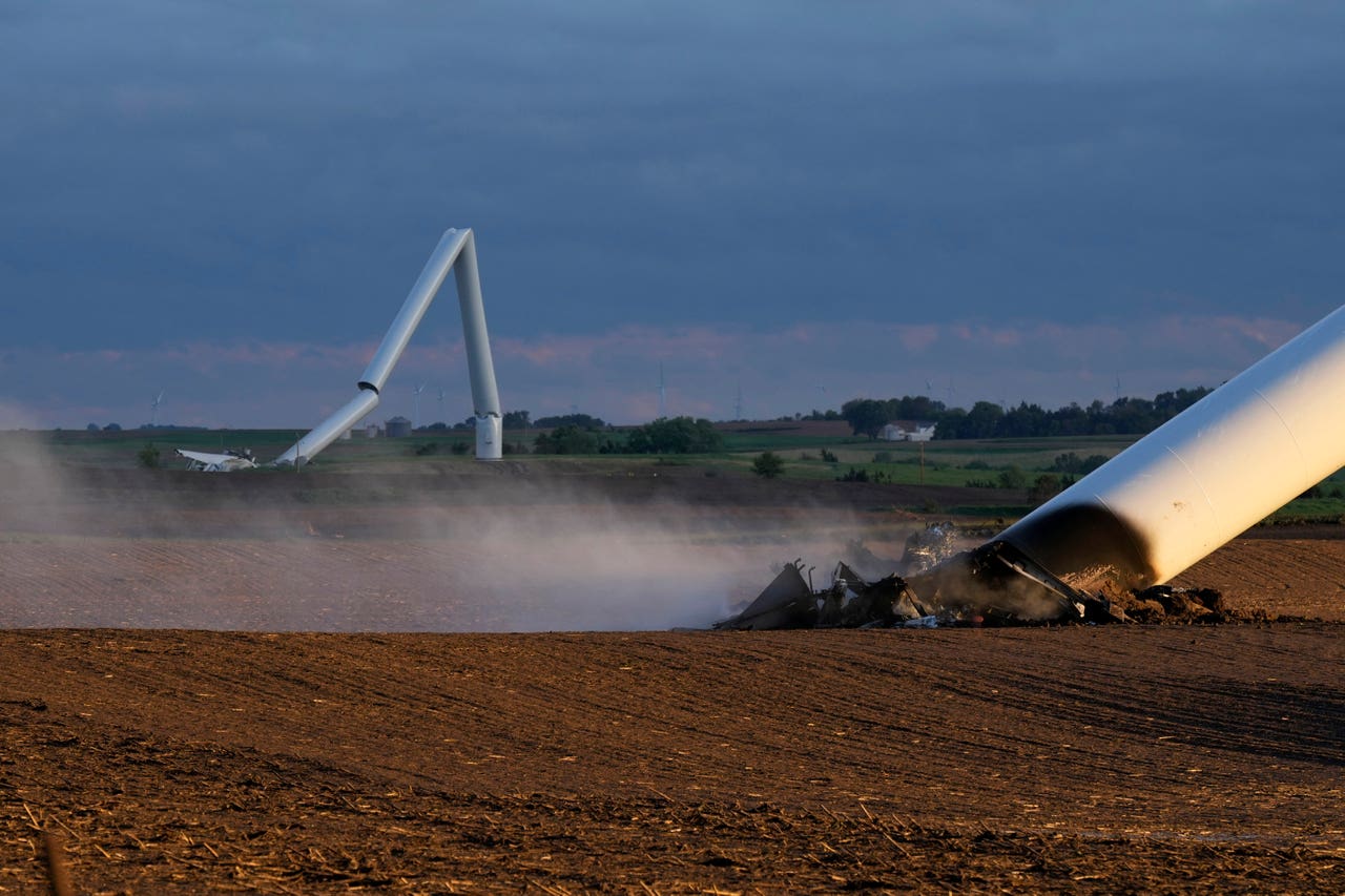 Multiple deaths confirmed from a tornado in Iowa Alloa and Hillfoots
