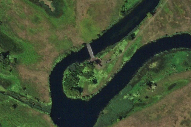 A pontoon bridge across the Seim River between the town of Glushkovo and the village of Zvannoe