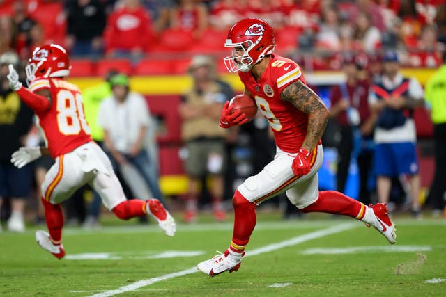 Louis Rees-Zammit running with the ball for Kansas City Chiefs