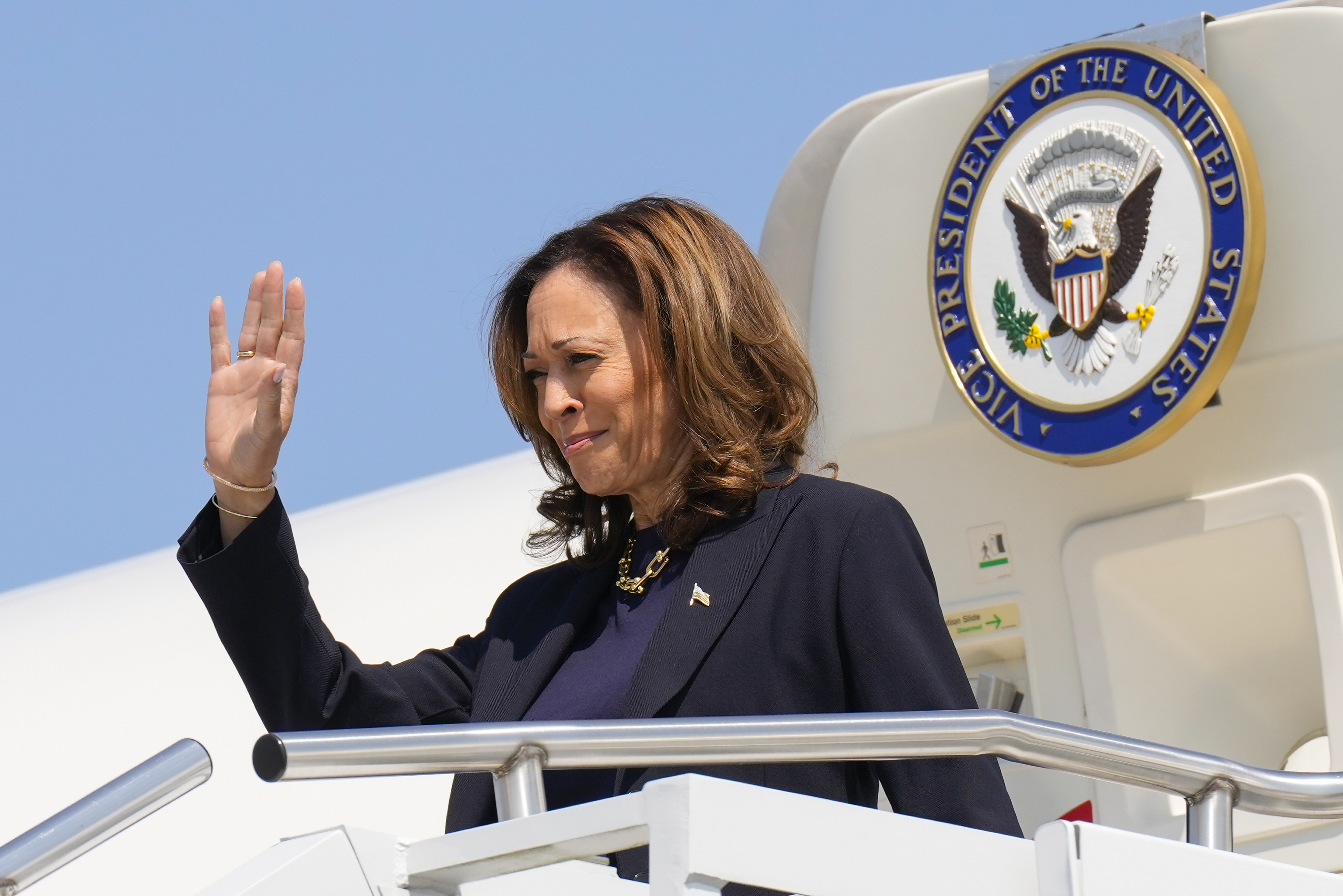 Former Vice President Dick Cheney Says He Will Vote For Kamala Harris ...