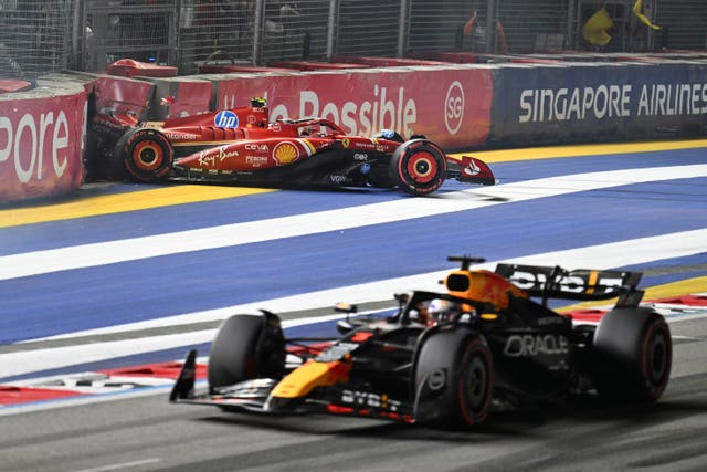 Carlos Sainz crashes at the final corner