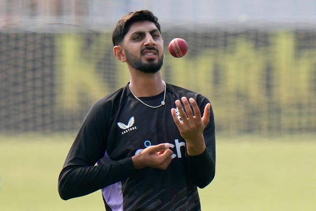 England’s Shoaib Bashir juggles the ball