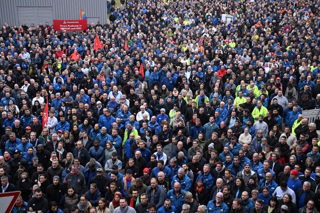 Volkswagen workers en masse