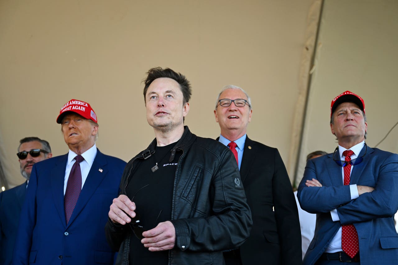 Spacex Launches Giant Starship Rocket As Donald Trump And Elon Musk