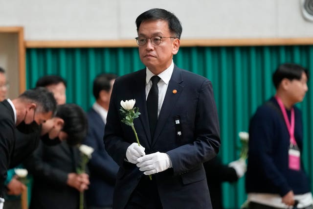 South Korea’s acting president Choi Sang-mok arrives to pray for the victims of the plane crash