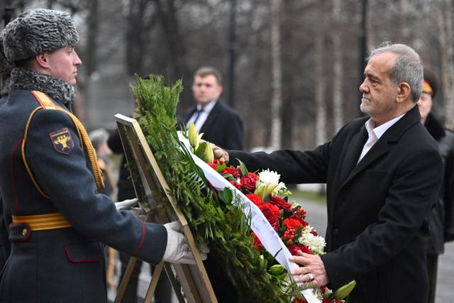 Wreath laying at the tomb of the Unknown Soldier