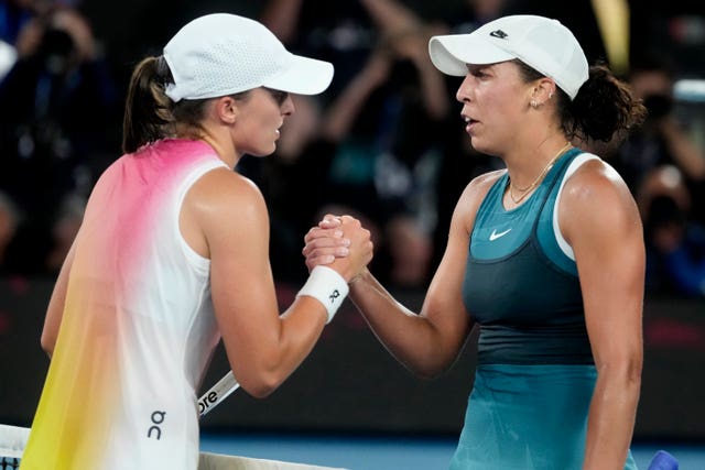 Madison Keys shakes hands with Iga Swiatek after their match