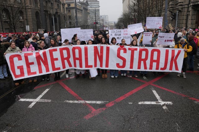 Serbia Protesters with a 'general strike' sign