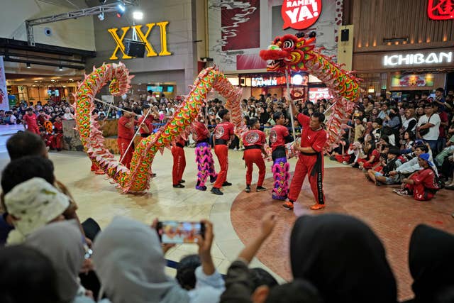 Indonesia New Year Dragon Dance Photo Gallery