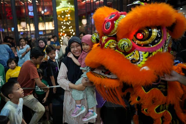 Indonesia New Year Dragon Dance Photo Gallery