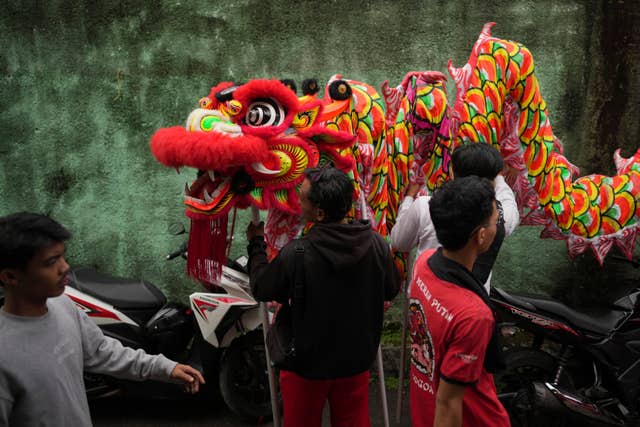 Indonesia New Year Dragon Dance Photo Gallery