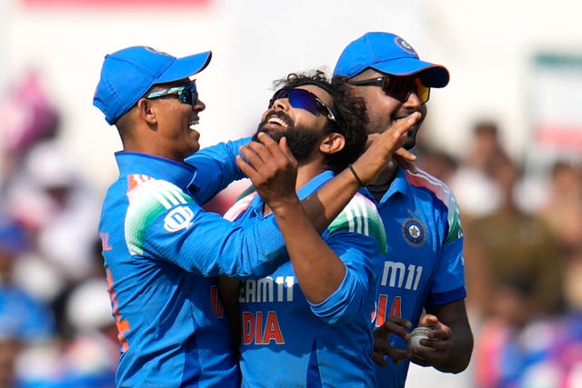 Ravindra Jadeja celebrates a wicket