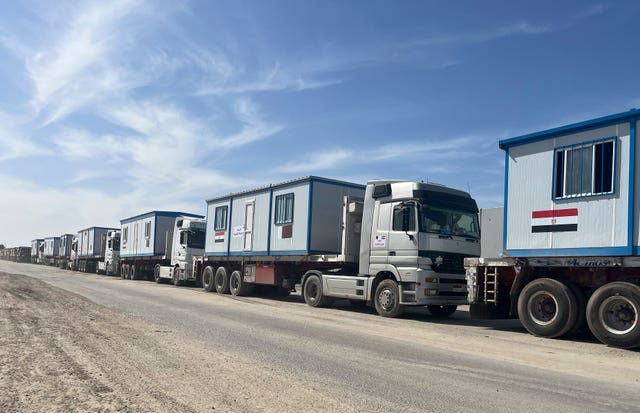 Lorries carrying mobile homes