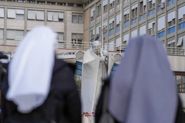 Nuns pray for Pope Francis