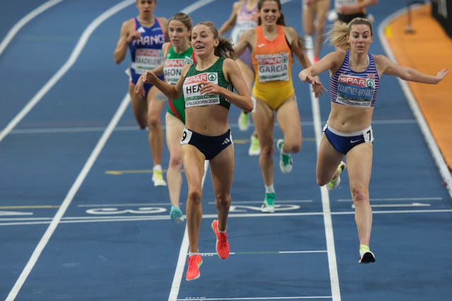 Sarah Healy, centre, just pipped Melissa Courtney-Bryant, right, in the women's 3,000 metres 