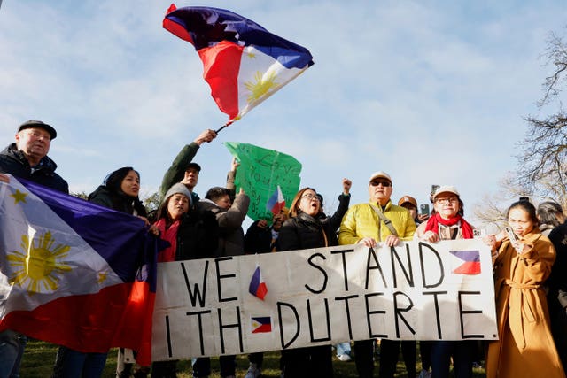 Pro-Duterte campaigners