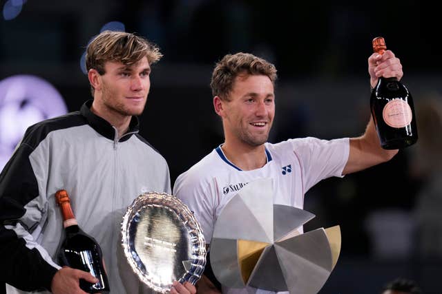 Britain’s Jack Draper, left and winner, Norway’s Casper Ruud, after the Madrid Open tennis final 