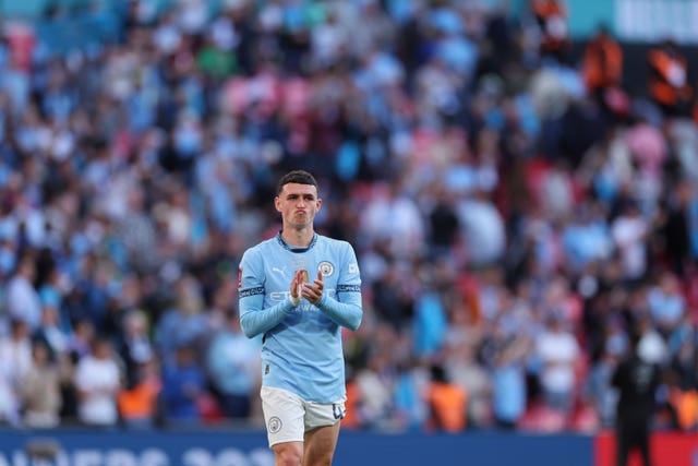 Foden applauds fans after Manchester City's defeat in FA Cup final
