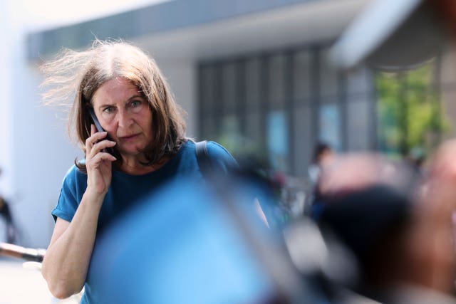 Elke Kahr on her phone