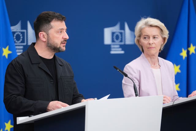 European Commission President Ursula von der Leyen, right, and Ukraine’s President Volodymyr Zelensky 