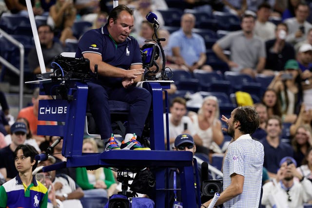 Daniil Medvedev argues with umpire Greg Allensworth