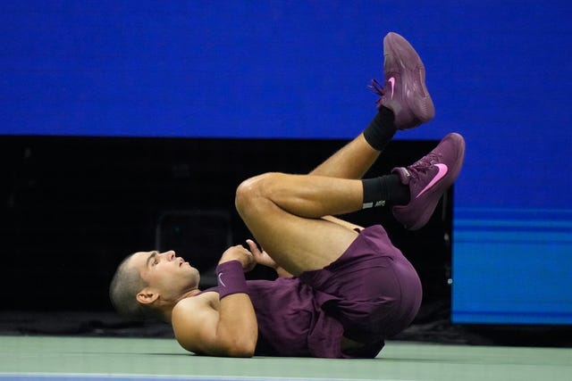 Carlos Alcaraz takes a tumble