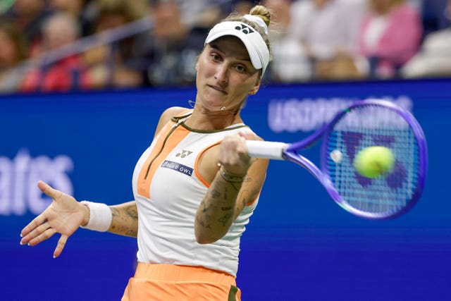 Marketa Vondrousova hits a forehand