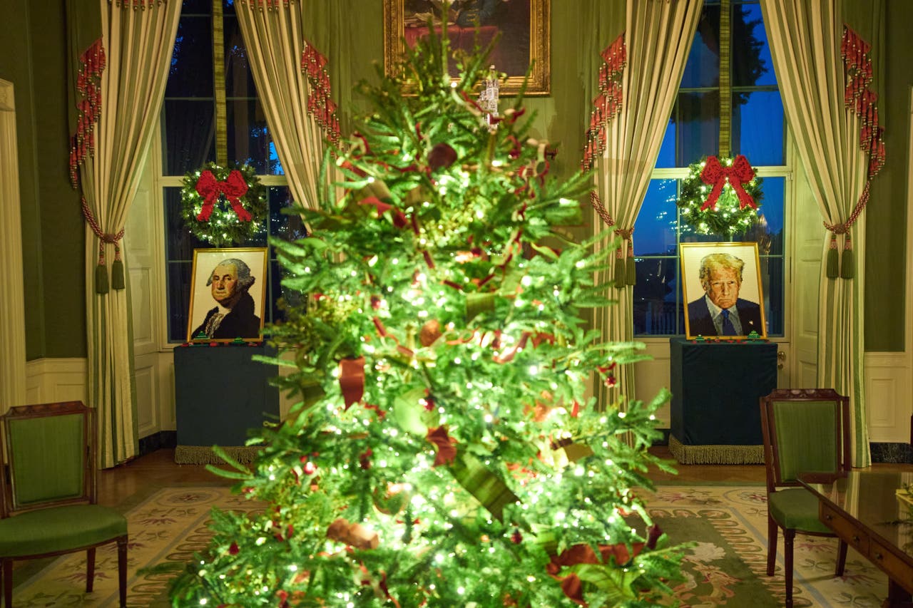Melania Trump reveals White House Christmas decorations | Reading Chronicle