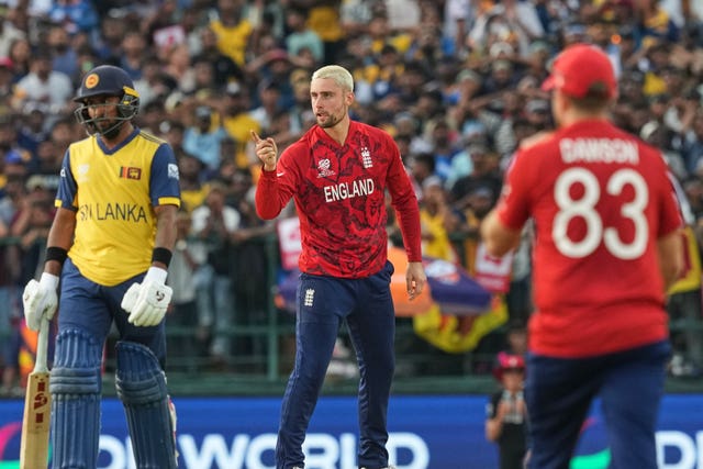 England’s Will Jacks, centre, celebrates the wicket of Sri Lanka’s Dunith Wellalage 