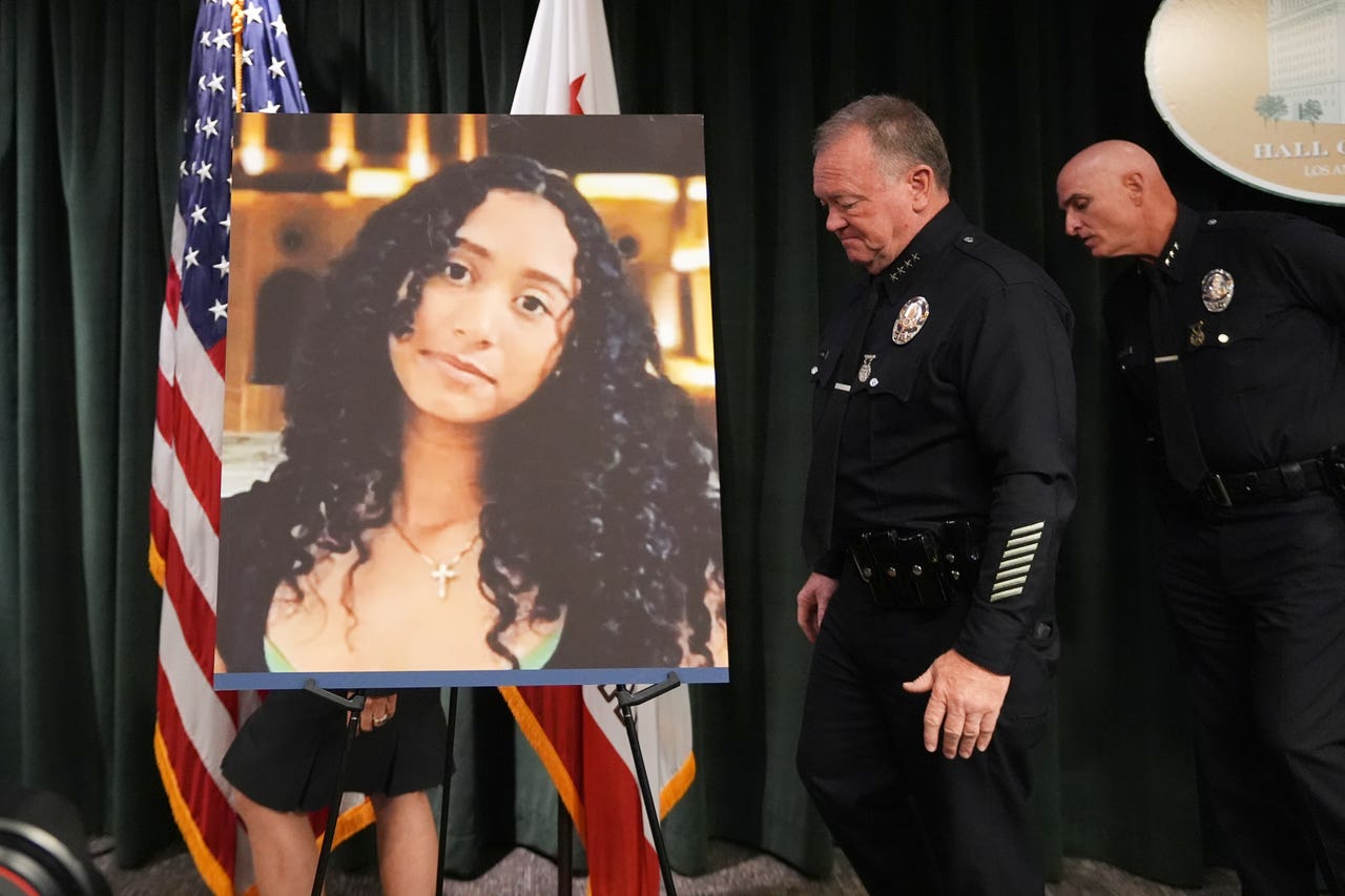 Singer D4vd charged with murder of girl, 14, found dismembered in his ...